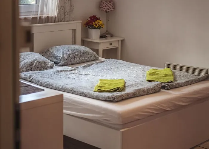 Auberge de jeunesse 4 Couples *